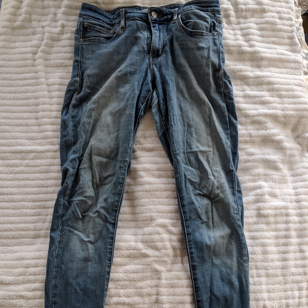 Levis